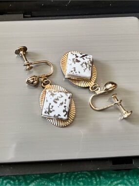 Vintage Mid‑Century Gold‑Foil Cabochon Earrings | 1950s–60s Screw‑Back Design